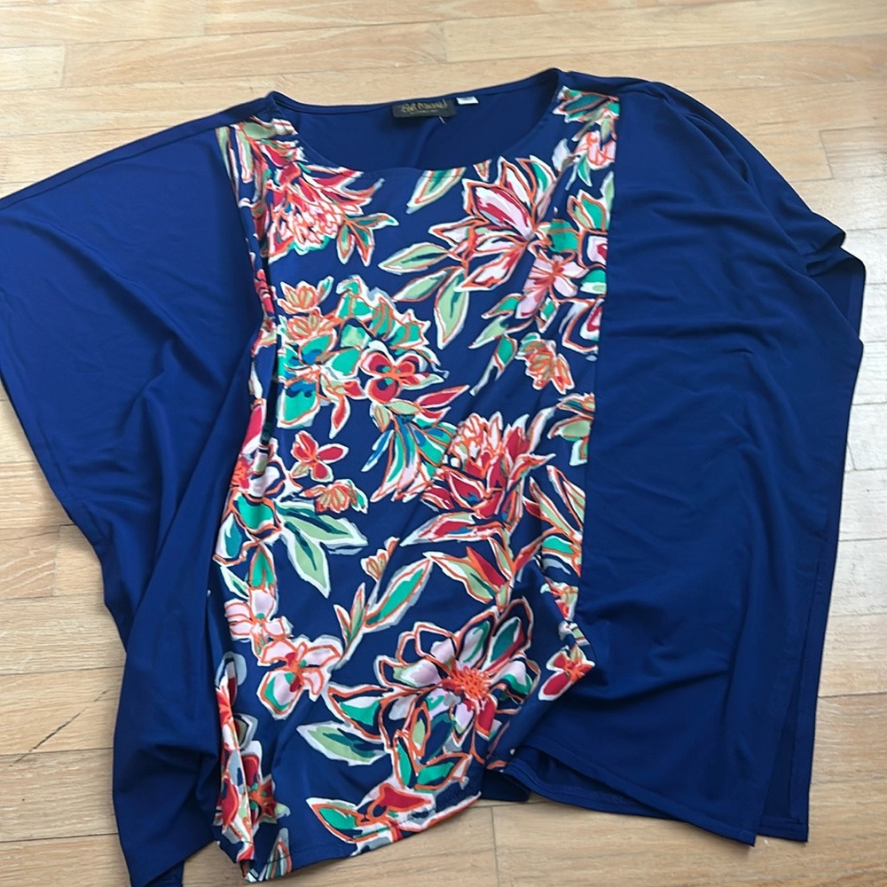 Bob Mackie top
